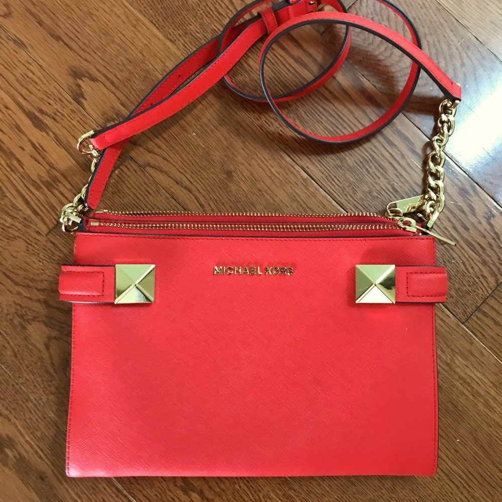 Michael Kors Orange Crossbody.In perfect condition